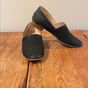 Clarks Pure Tone Women’s Loafers – Size 6 – Black Leather